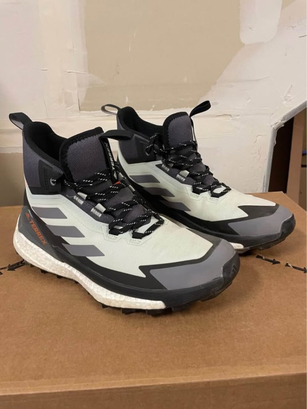 Size 9 men Adidas Terrell Free Hiker Gore-Tex Hiking shoes